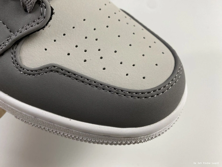 Mid 1 Volt 554724-072  Gunsmoke Jordan 0520